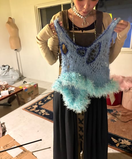 変形穴あきbustier