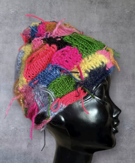 colorful”TUGIHAGI“ニット帽