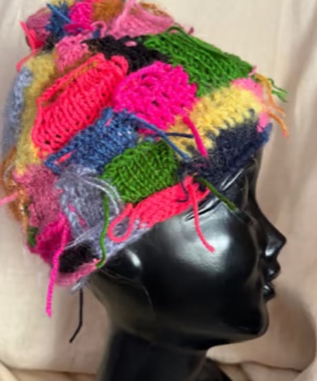 colorful”TUGIHAGI“ニット帽