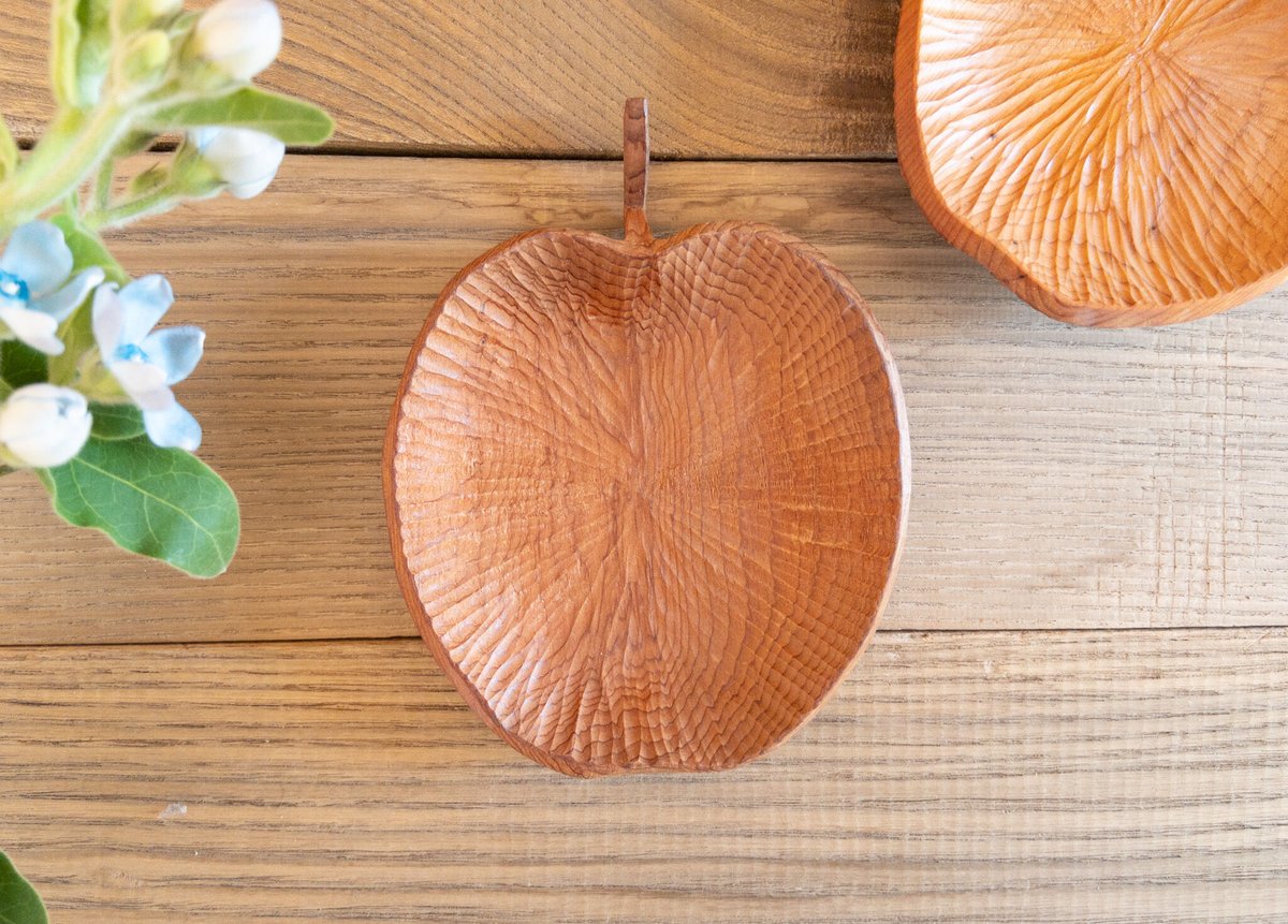 リンゴ形木皿 / クルミ | woodplaza's STORE