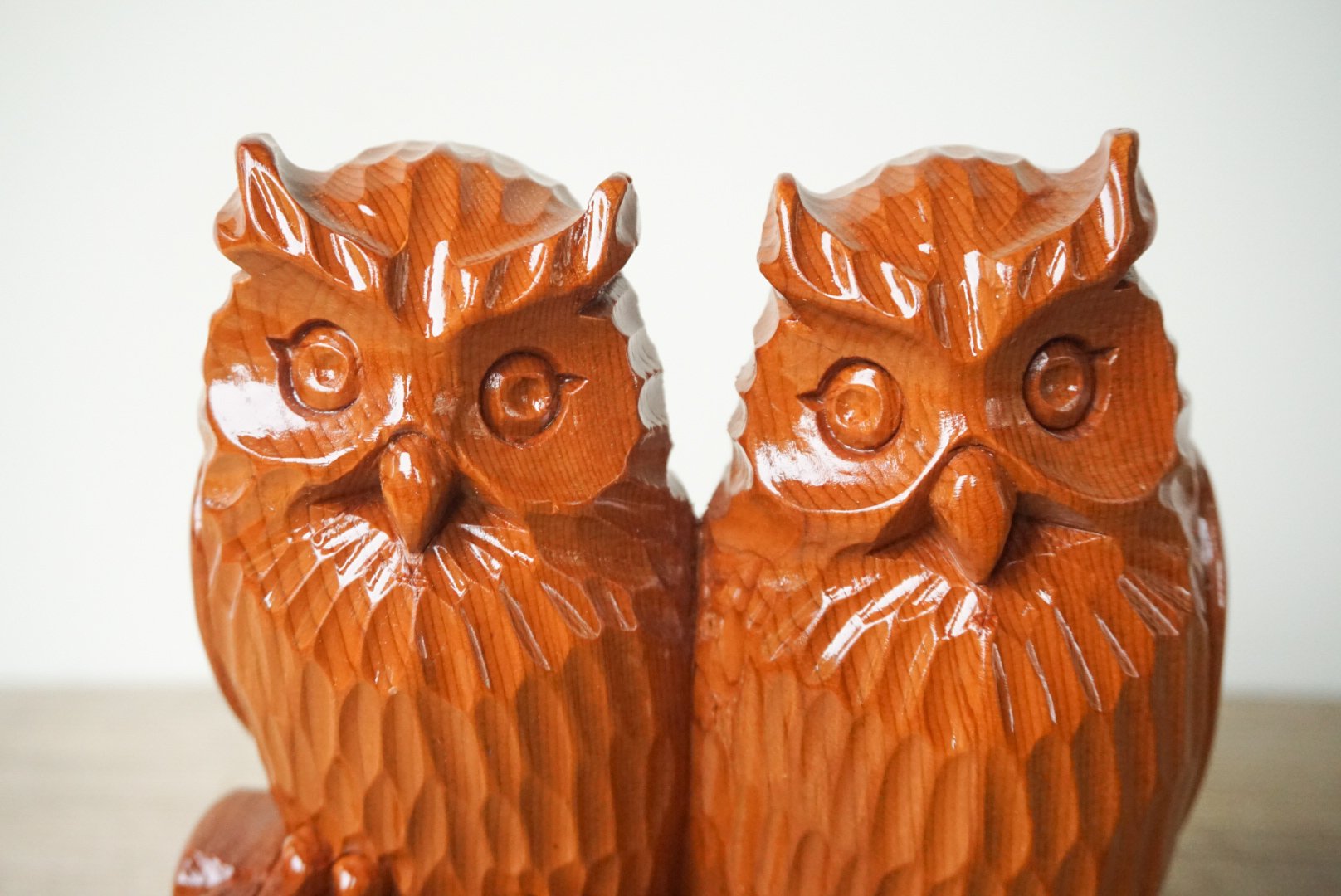二羽フクロウ木彫り (北海道産イチイ材) | woodplaza's STORE