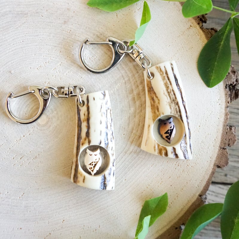 どちらか1点北海道世界遺産知床エゾ鹿角アート工芸品靴べらキーホルダーアクセサリー どちらか1点北海道世界遺産知床エゾ鹿角アート工芸品靴べら