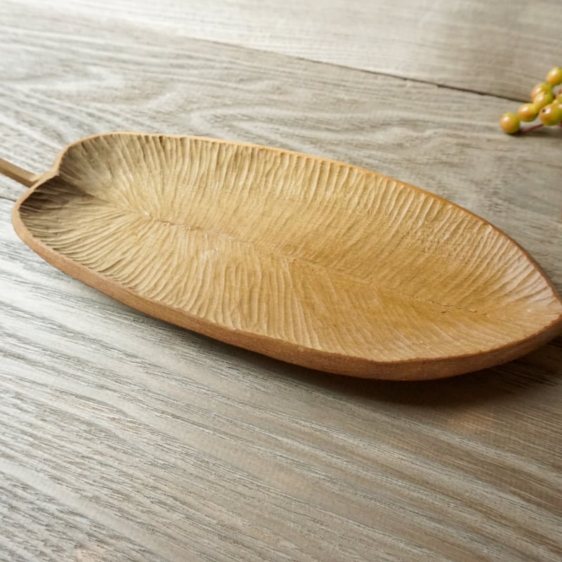 葉っぱ形木皿 (大) / ホオ | woodplaza's STORE