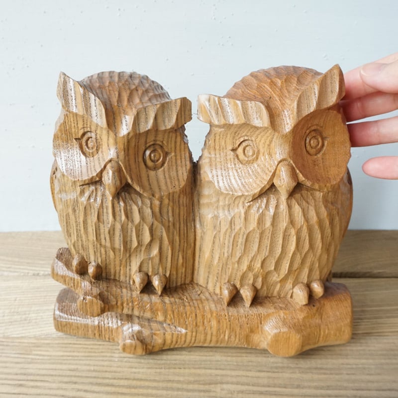 木製フクロウ彫刻 2体セット 槐 二羽フクロウ (大) | woodplaza's STORE