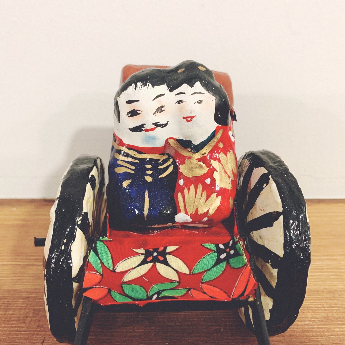 宇土張子の『人力車』 | 象々の郷土玩具