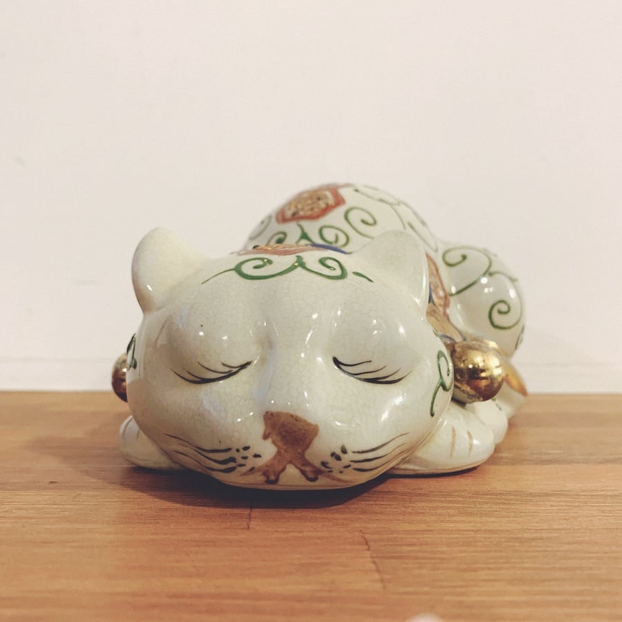 伊万里焼風　眠り猫 fit=scale-down,w=1200