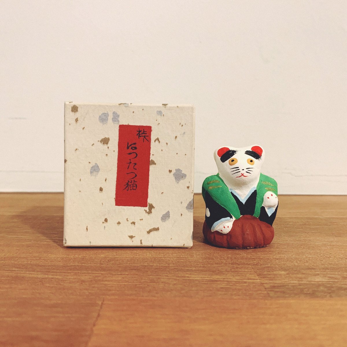 堺湊焼の『初辰猫・左手』(裃) | 象々の郷土玩具