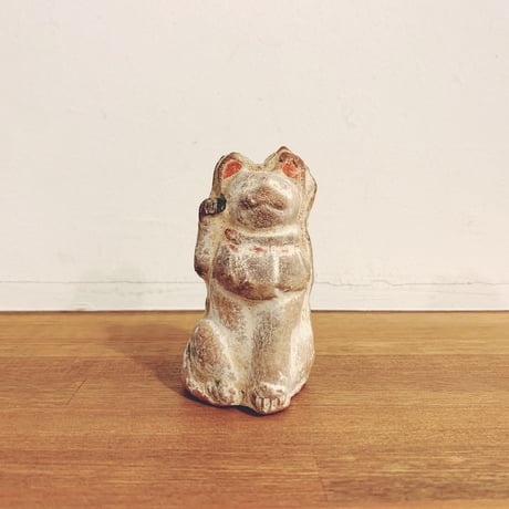 三毛猫 古い 土人形 赤坂土人形 郷土人形 民芸 古道具 アンティーク ✿ 久々の投稿🤚🏽 花巻の猫さんたち。 現在、納品予定の赤べこ