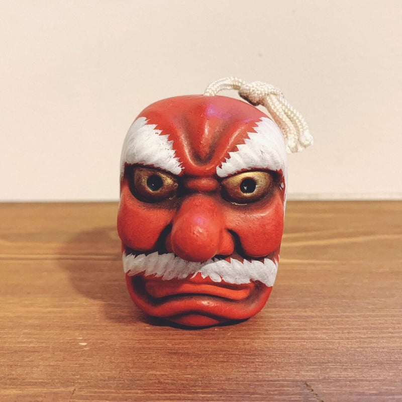 昭和の土鈴伝統的な女面と天狗の二面 昭和の土鈴伝統的な女面と天狗の二面