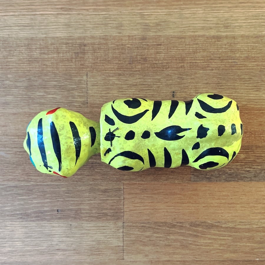 姫川薬石　虎模様　手造りかっさ＆ツボ押しスティック　183ｍｍ92ｇ 中島めんや『加賀魔除虎』 | 象々の郷土玩具