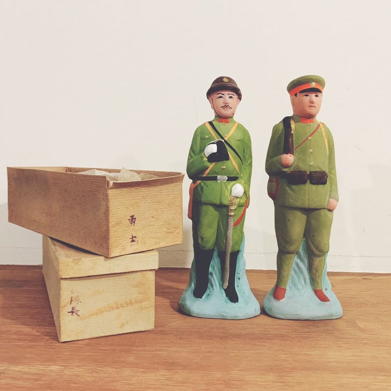 【兵隊さんの土人形（昭和初期・約100年前）】 戦前の古い軍人さんの土人形『勇士と部隊長』 | 象々の郷土玩具