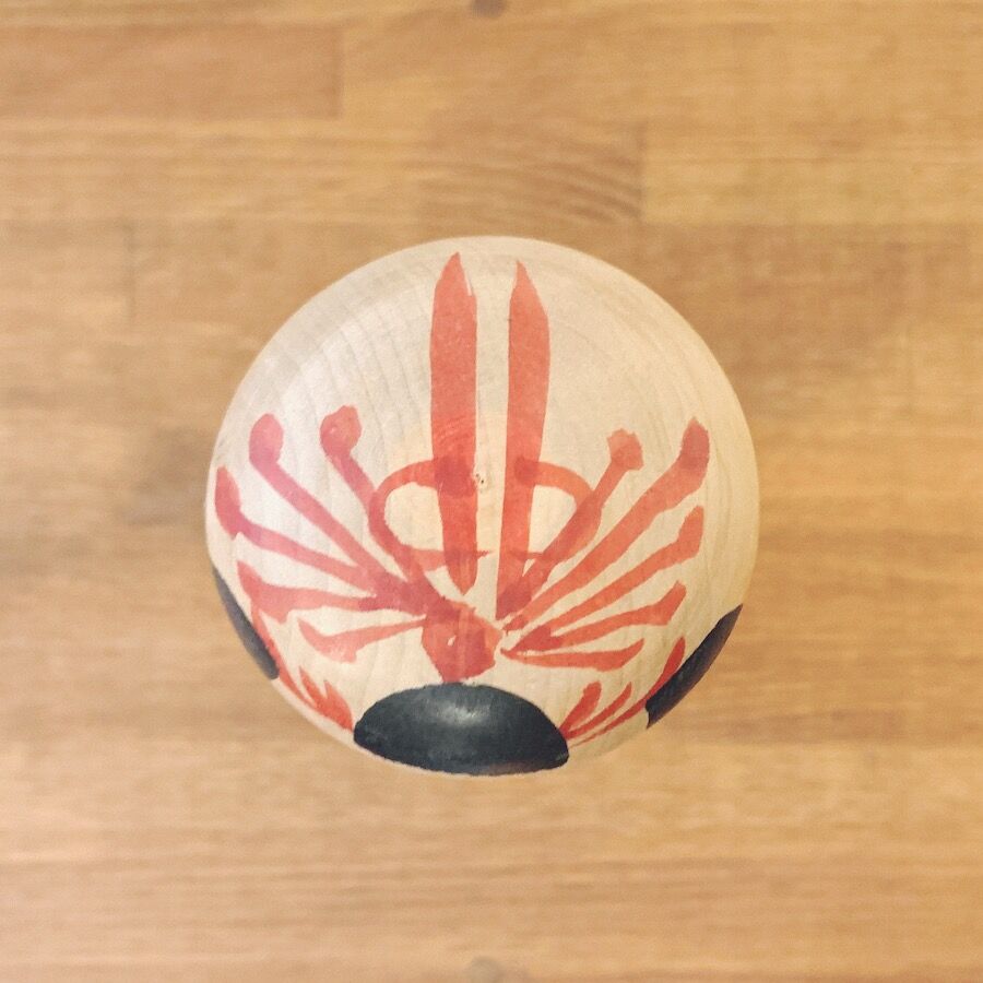 伝統こけし　木地山こけし　⭕️超レアなロクロ線椿花模様50cm超　名工　小椋久太郎 小椋久太郎のこけし・椿 (中) | 象々の郷土玩具