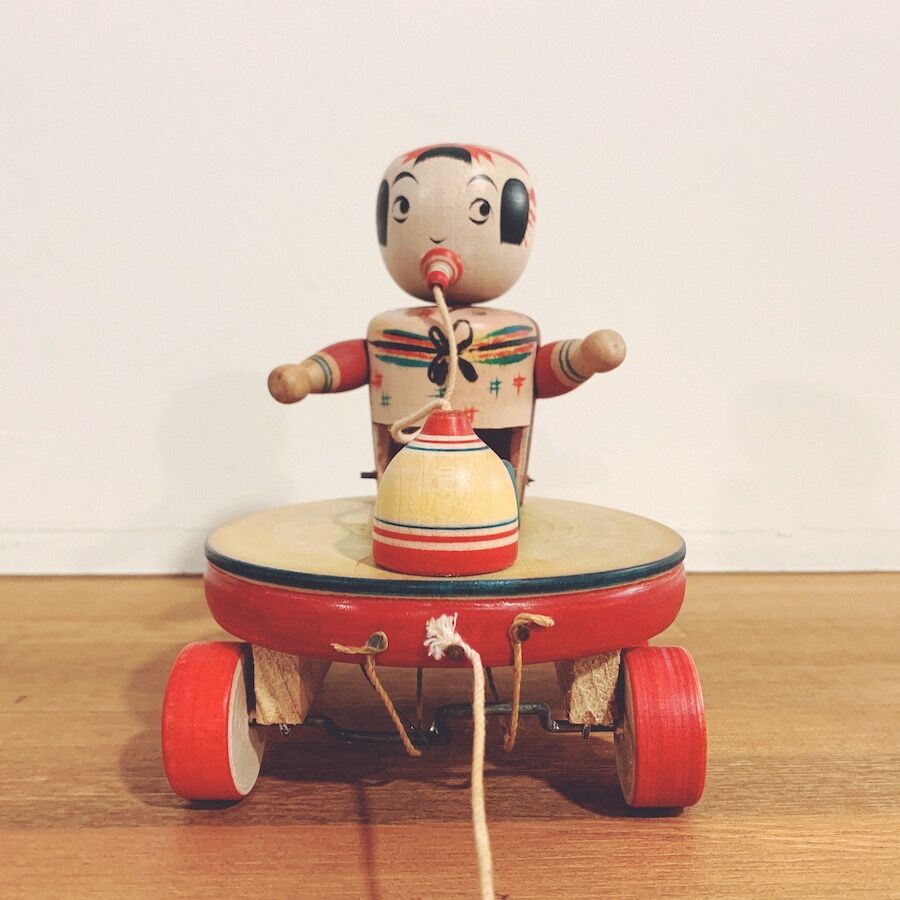 阿部進矢の木地玩具『だだっ子』 | 象々の郷土玩具
