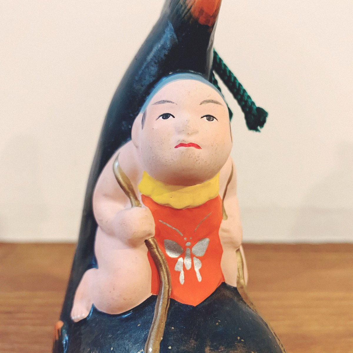 古型博多人形の土鈴『鯰乗り童子』 | 象々の郷土玩具