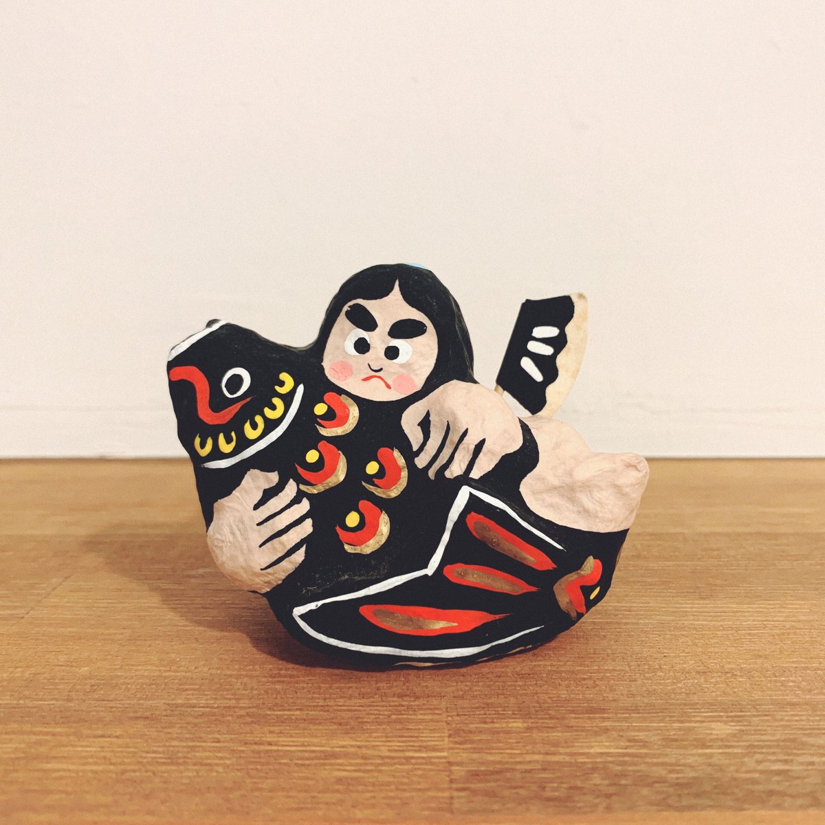 五箇山の紙塑人形『鯉抱き金太郎』 | 象々の郷土玩具