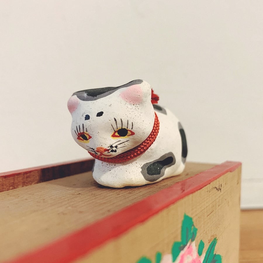 古い小さな小さな雛道具　江戸細工　招き猫他いろいろ　郷土玩具 original