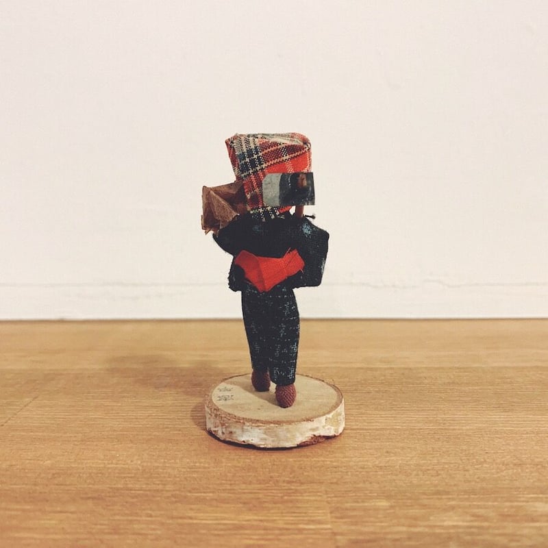 昭和レトロの農民人形『野良着の少女』 | 象々の郷土玩具