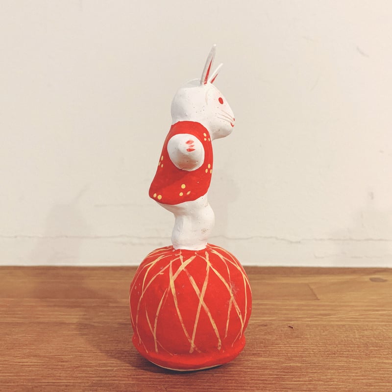 山形張子『玉乗り兎』 | 象々の郷土玩具