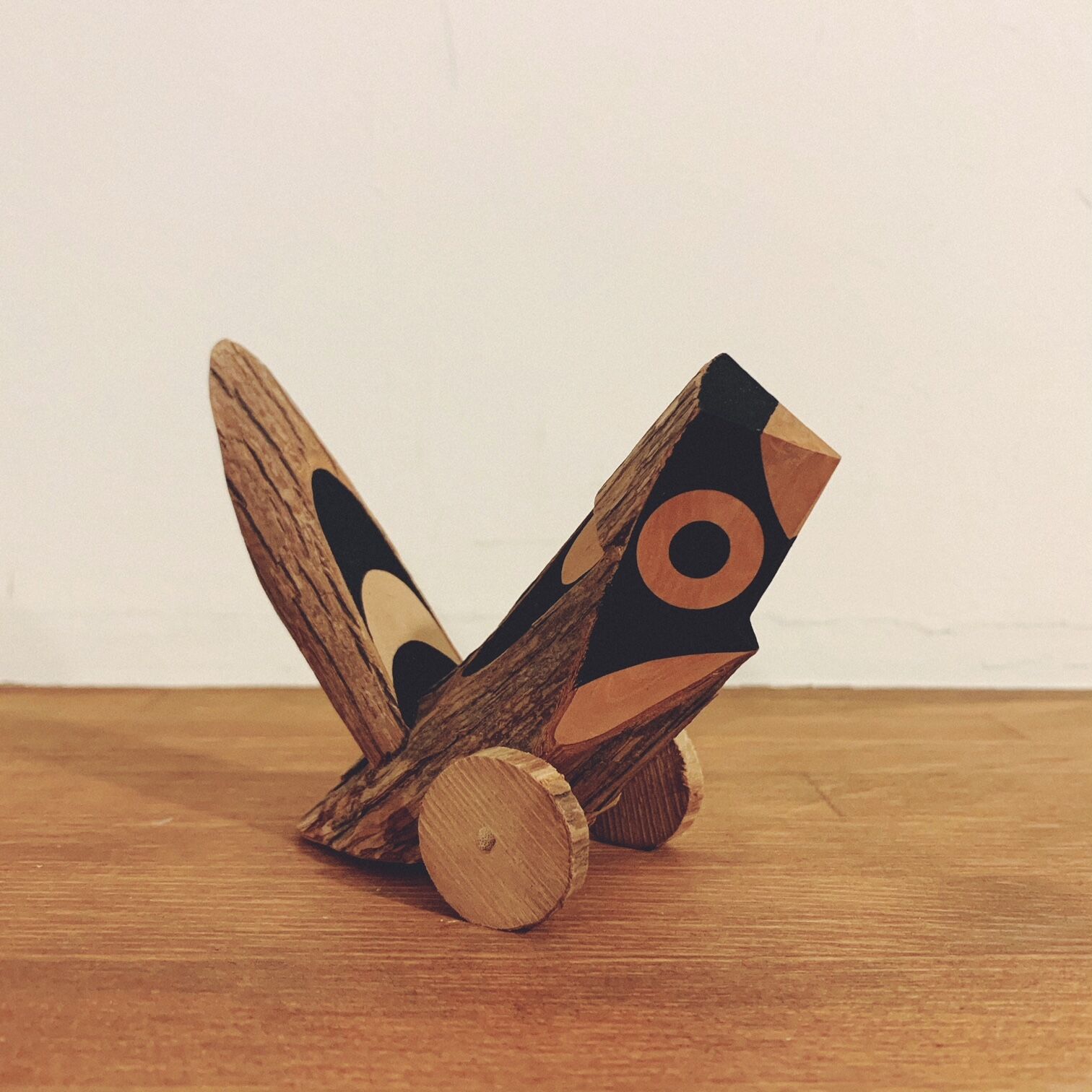きしまやま一刀彫の『カチカチ車』 | 象々の郷土玩具