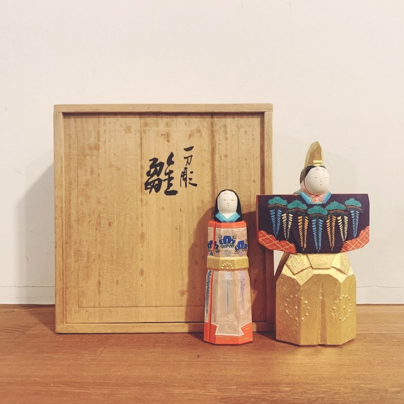 奈良一刀彫り 雛人形 川口神泉 立雛 雛祭り ひな祭り 共箱付き 奈良一刀彫り 雛人形 川口神泉 立雛 雛祭り ひな祭り 共箱付き