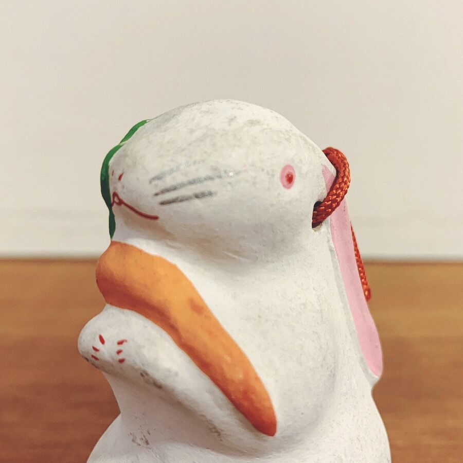 名古屋土人形・野田末吉の『人参うさぎ』土鈴 | 象々の郷土玩具 名古屋土人形・野田末吉の『人参うさぎ』土鈴 | 象々の郷土玩具