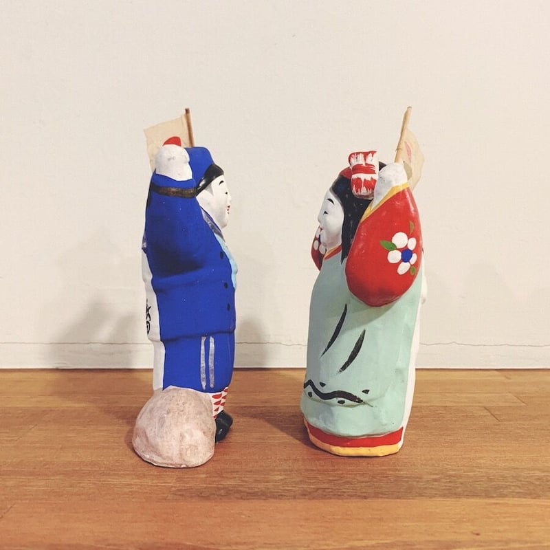 秋田・中山土人形『旗持ち童子』2体 | 象々の郷土玩具