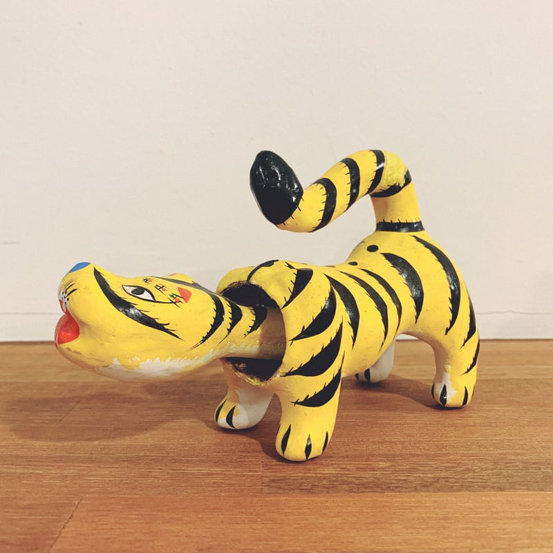 郷土玩具、張子の虎、首振り虎、竹製虎、縮緬製虎、木版手染虎、置物、13体、箱無 郷土玩具、張子の虎、首振り虎、竹製虎、縮緬製虎、木版手
