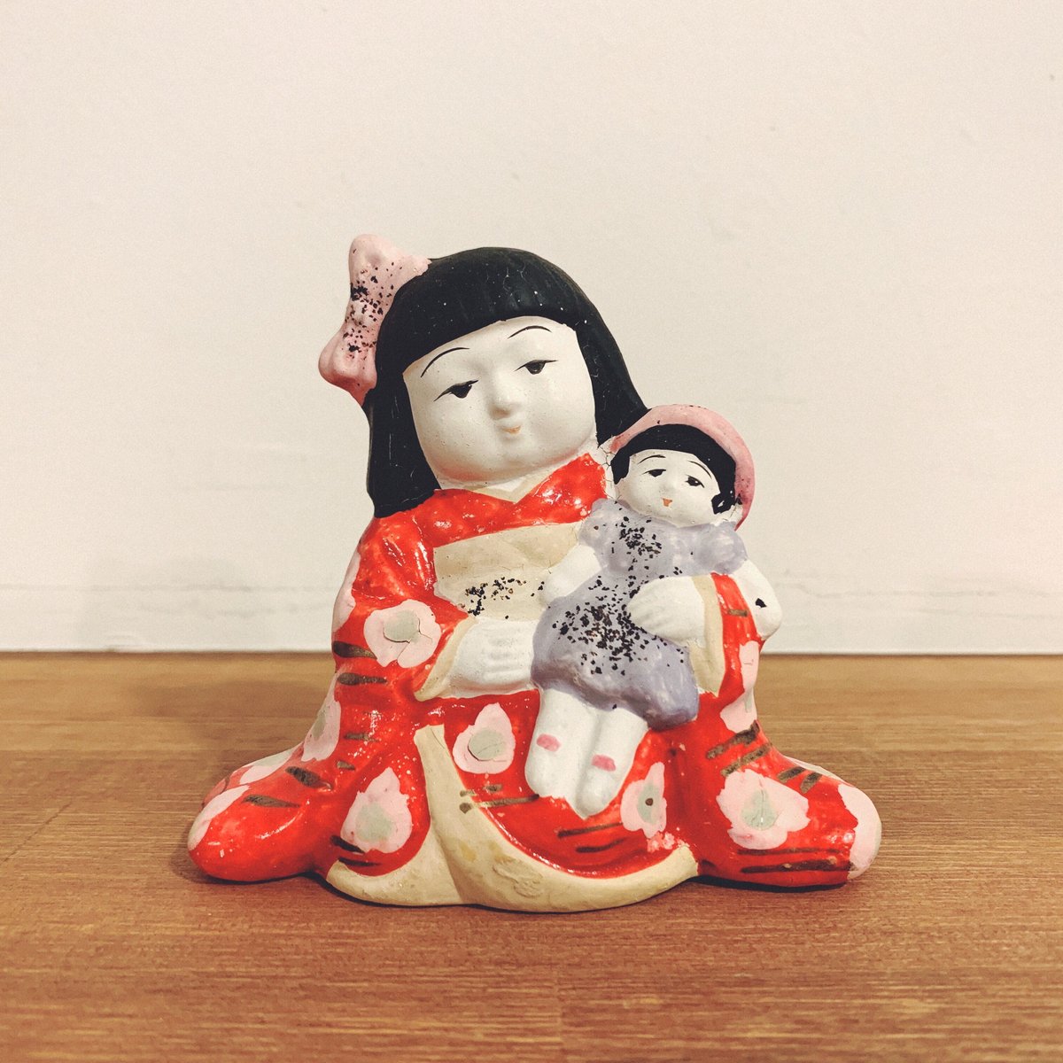 富山土人形・渡辺信秀の『少女とお人形』 | 象々の郷土玩具