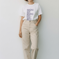 スタジオオリジナル英字Tシャツ（白 x ライラック）
