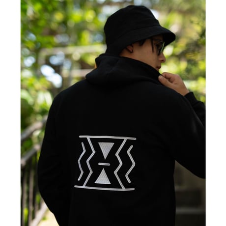 ホワイト刺繍 パーカーブラック   | White embroidery sweatshirts black