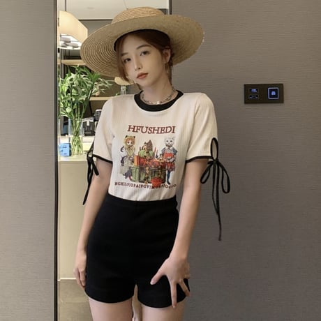 リボンTシャツ