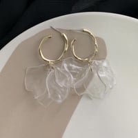 フラワークリアピアス