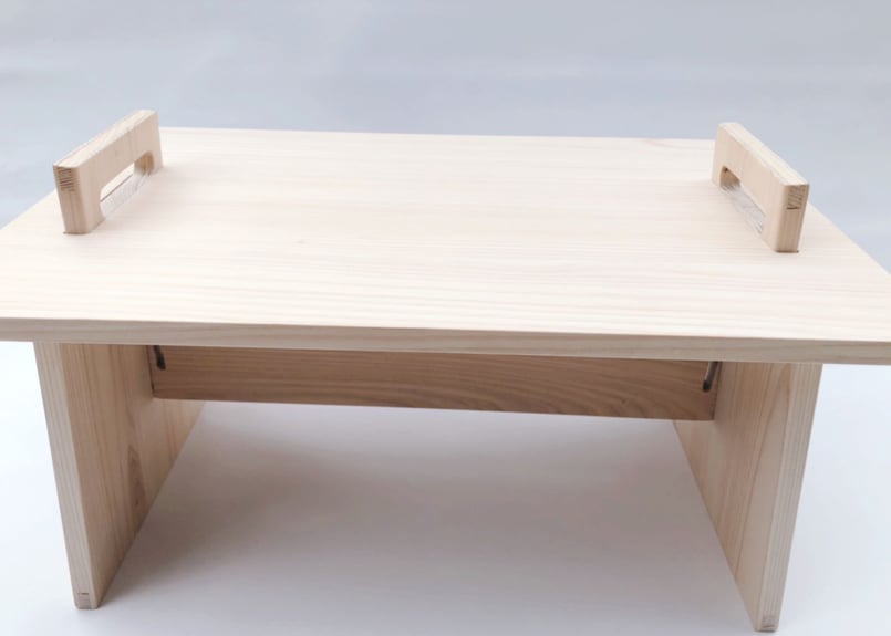 檜原村の手作りテーブル 檜原村の手作りテーブル