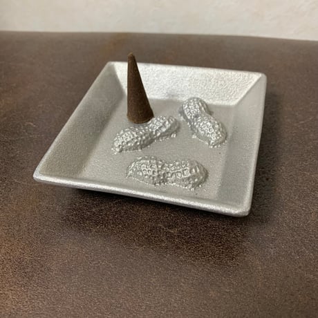 Aluminum ピーナッツインセンストレイ