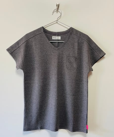 2612/ EASY POCKET V-NECK T-SHIRTS