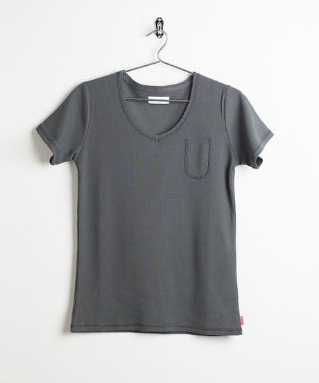 V-NECK T-SHIRTS