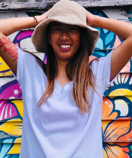 WIDE V-NECK T-SHIRTS
