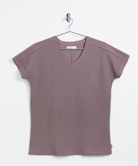WIDE V-NECK T-SHIRTS