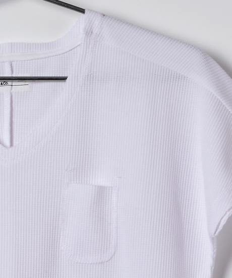 2442/ WIDE V-NECK T-SHIRTS