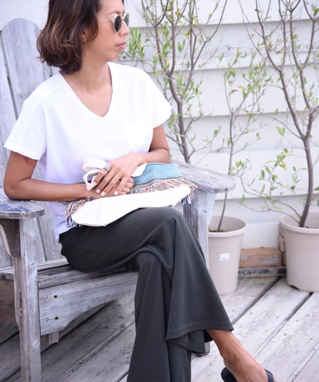 2442/ WIDE V-NECK T-SHIRTS