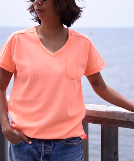 2442/ WIDE V-NECK T-SHIRTS