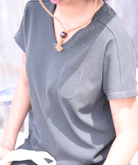 2442/ WIDE V-NECK T-SHIRTS