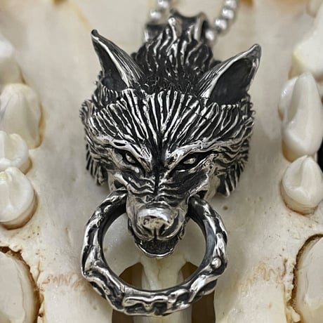 large wolf head