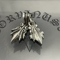 Tail pendant