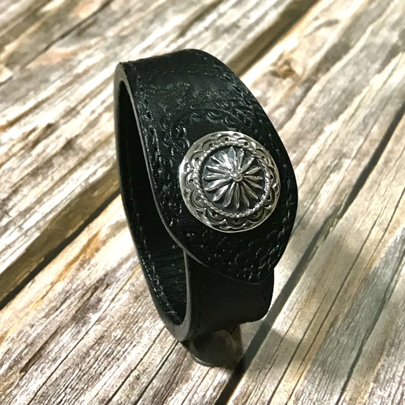 ハンドメイド　レザーブレスレット 94538b4244321b02ce1d1f724dd36d