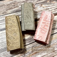 ３連キーケース 3 Clips Key Case ( 英字エンボスレザー・牛革 羊革) ／革小物／ハンドメイド／Hangor Leathers