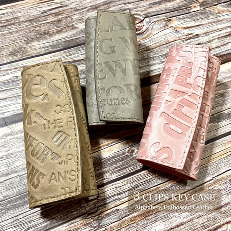 ３連キーケース 3 Clips Key Case ( 英字エンボスレザー・牛革 羊革) ／革小物／ハンドメイド／Hangor Leathers
