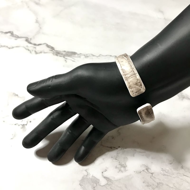レザーバングル Leather Bangle ナロータイプ ( ヒマラヤクロコ