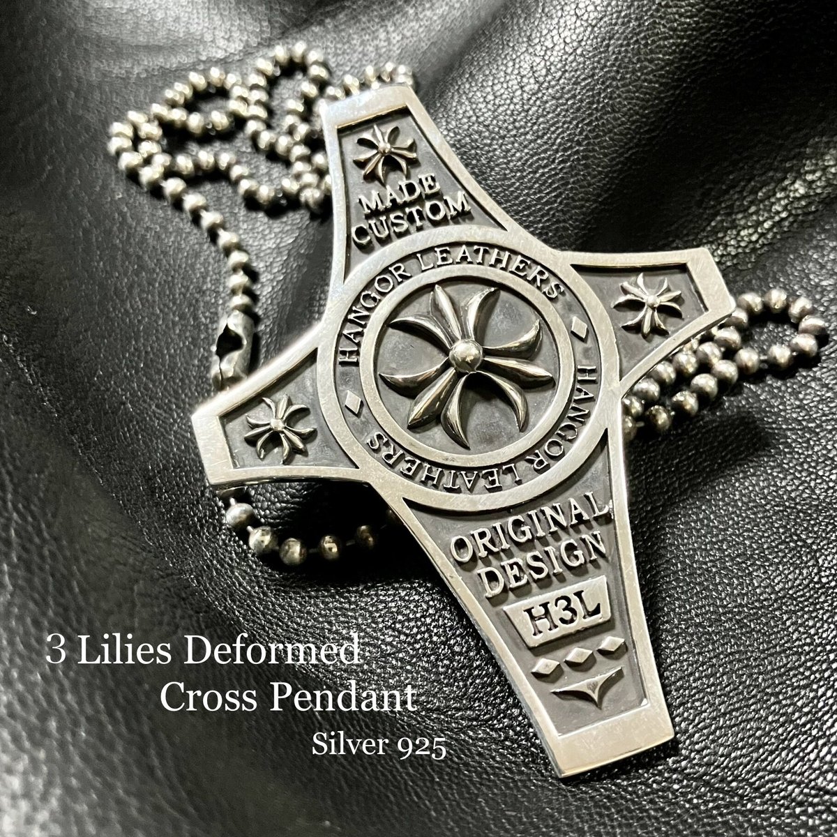3リリー 変形 クロスペンダント CROSS PENDANT ( シルバー925 3リリー 変形 クロスペンダント CROSS PENDANT ( シルバー925
