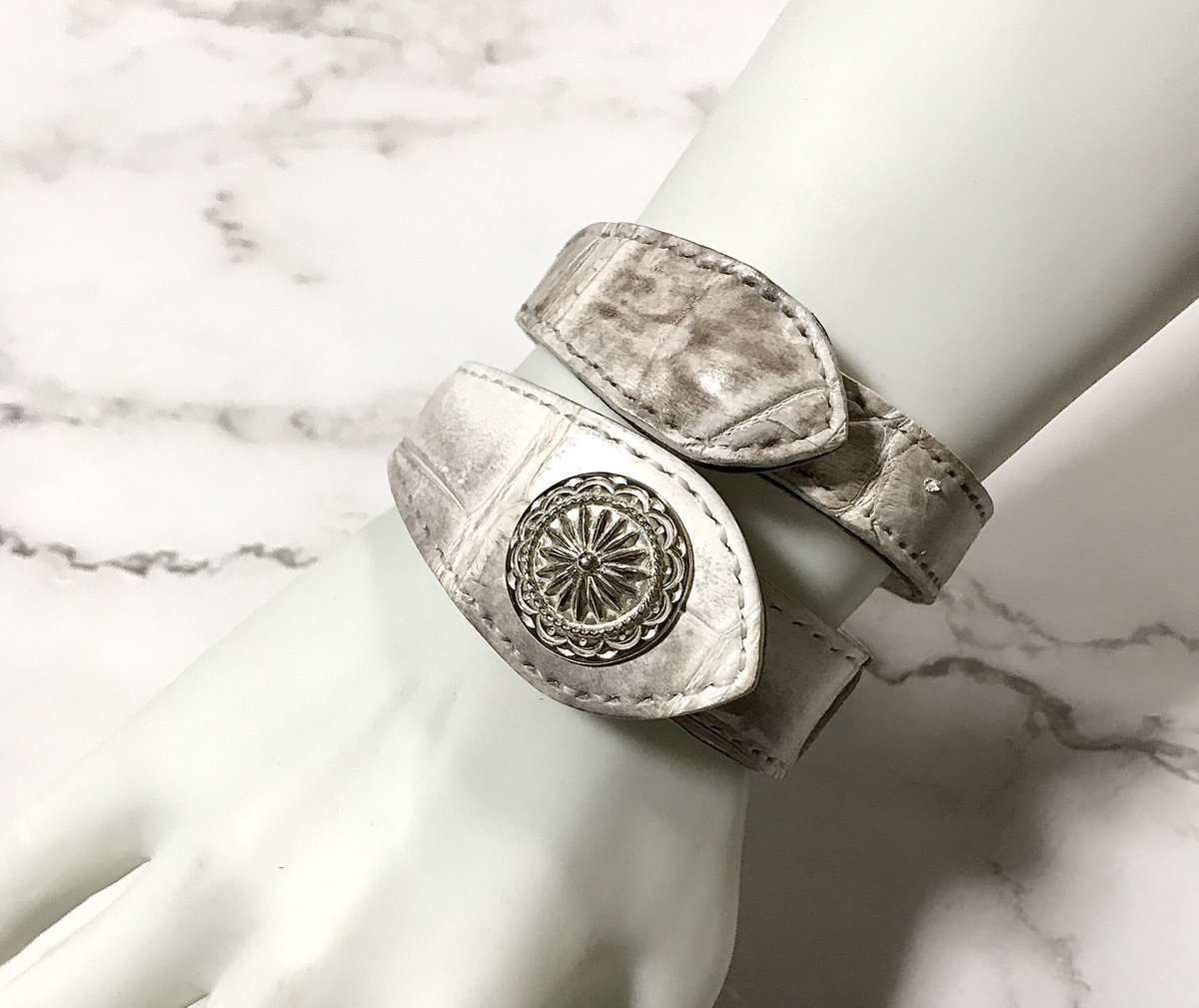 レザーブレスレット Leather Bracelet シルバーコンチョ ( ヒマラヤ 